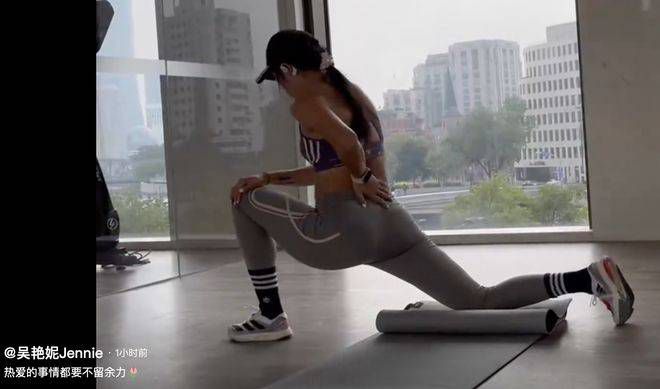 女大学生的沙龙室